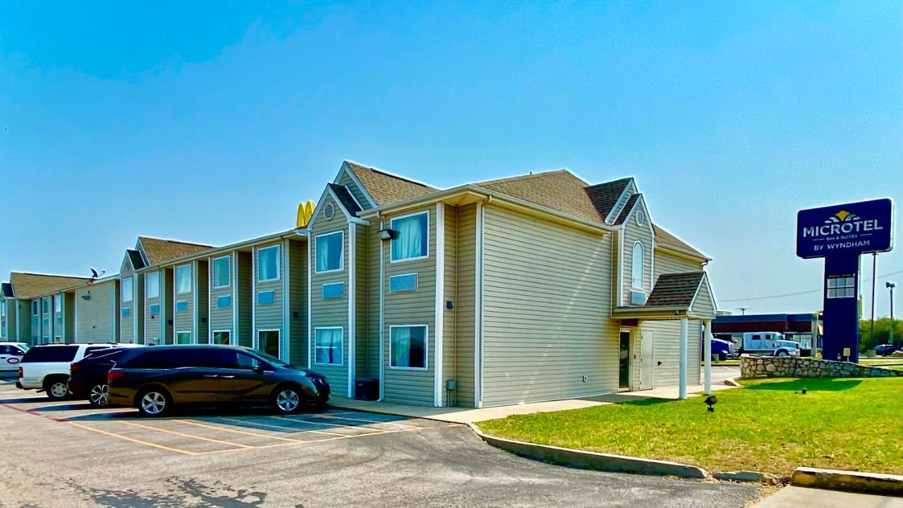 Microtel Inn & Suites By Wyndham Ardmore Esterno foto